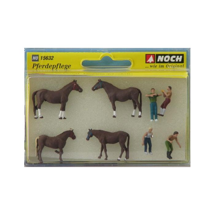 Figurky 4 koně a jezdci