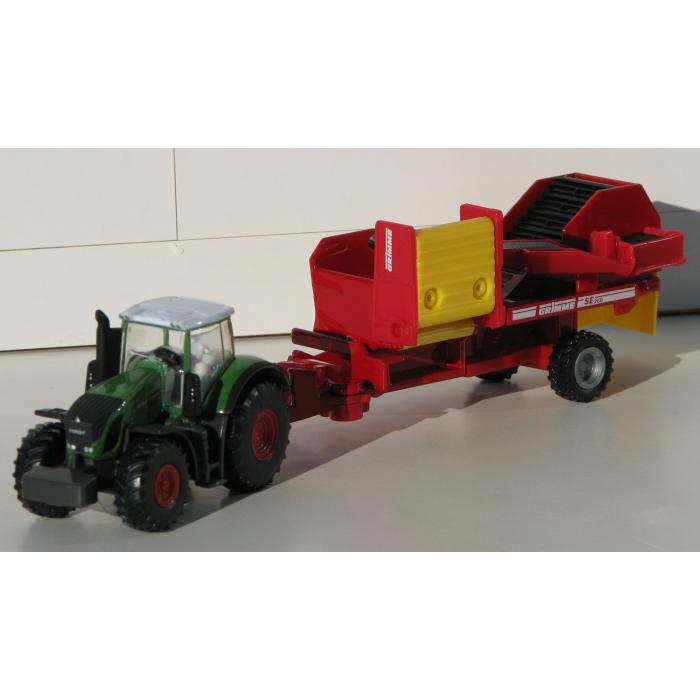 Traktor s vlekem na sklizeň brambor